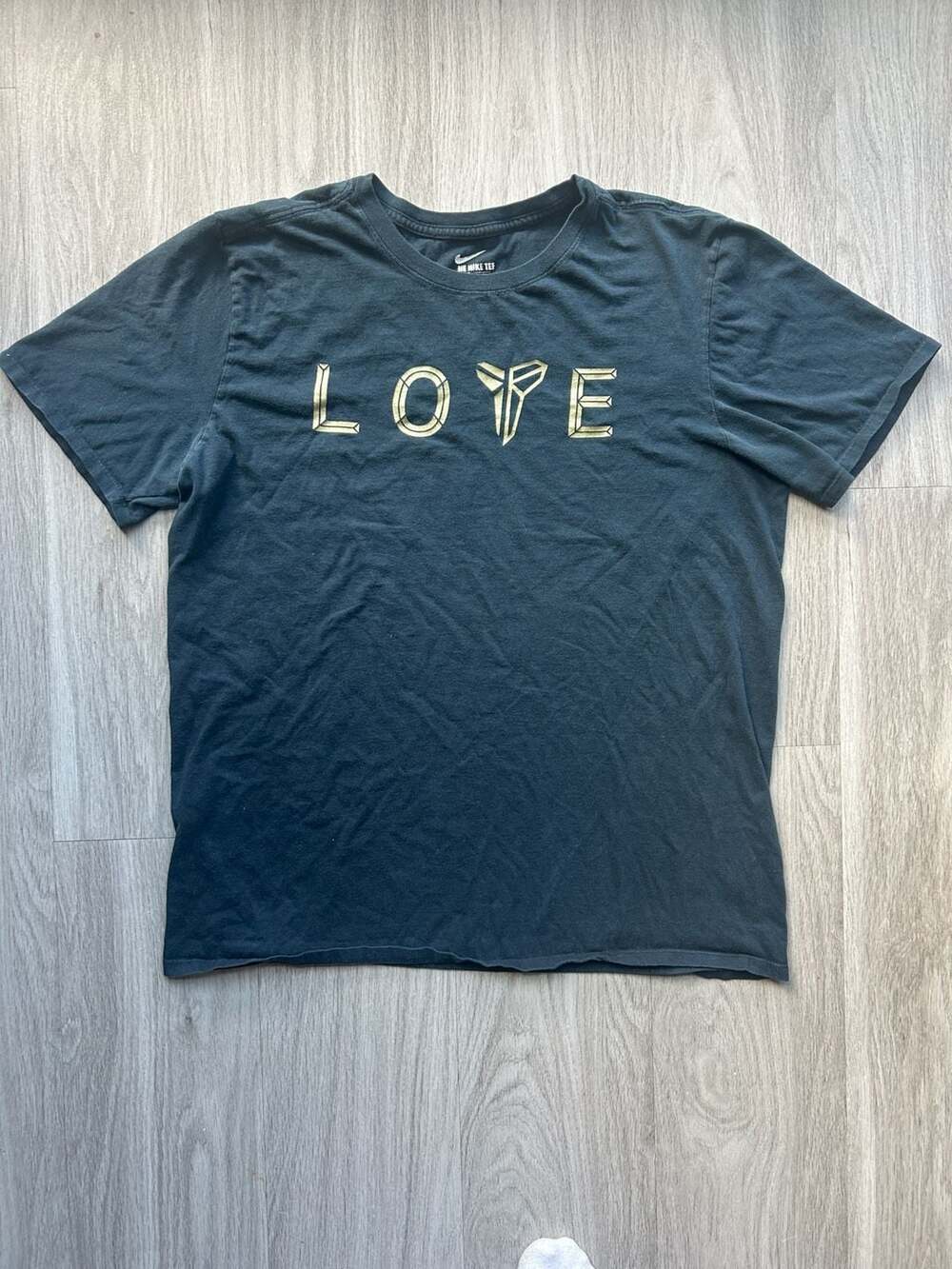 Nike Kobe Bryant Mamba Day LOVE T-Shirt Size XL Black Gold